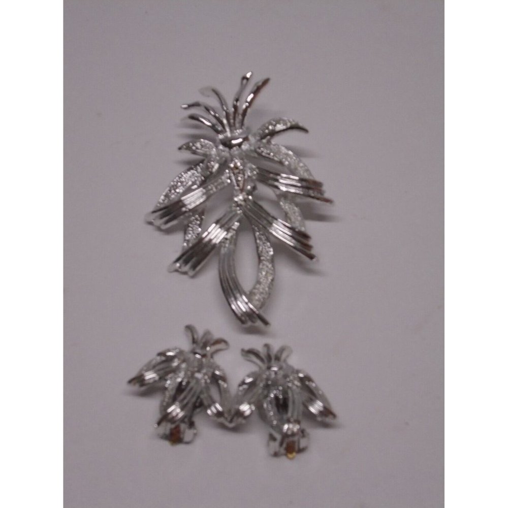 Brooch Abstract Silver Tone Metal Leaf Flowers Pin 2.25” & 1" Clip-On Earrings